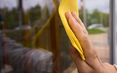 Pomocníci při mytí oken – co vám nesmí chybět?