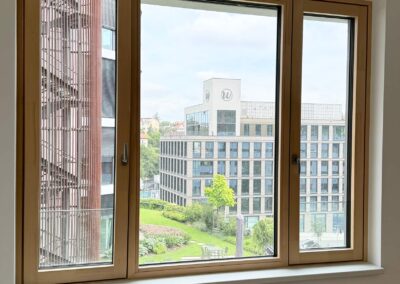 Realizace dřevohliníkových oken v provedení Aluwood Waveless Remízek Radlice Praha