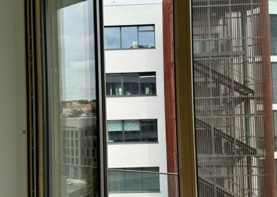 Realizace dřevohliníkových oken v provedení Aluwood Waveless Remízek Radlice Praha