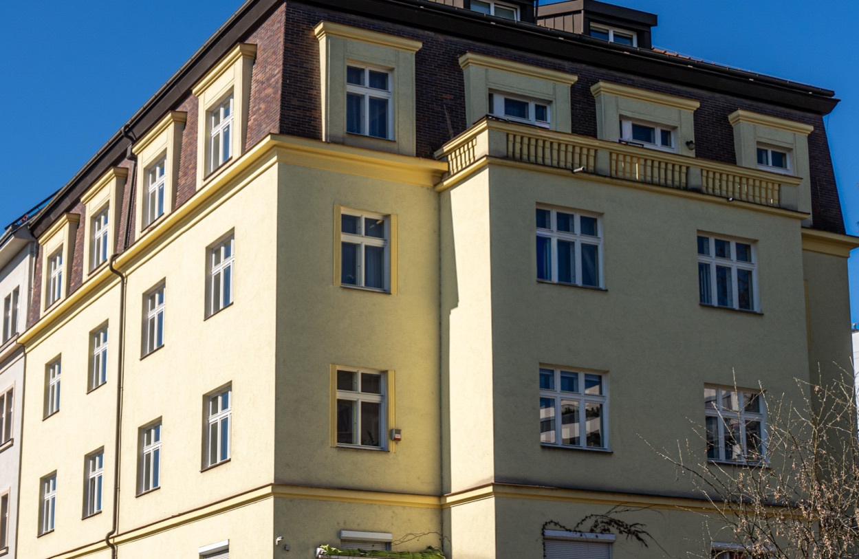 Kastlová okna bytového domu, Praha – Vinohrady Kastlová okna bytového domu, Praha – Vinohrady